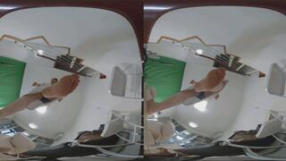 3DVR180 MOMO ANAL foot Crush Dwarf