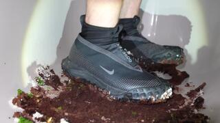Cake Crush in Nike Mountain fly