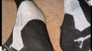 Mystical Wolf gives you a close zoom of wide feet