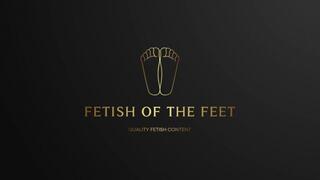 Larissa’s Sweaty Latina Gym Feet POV