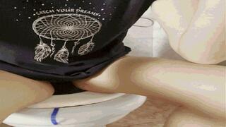 Bonnie in the toilet-2 MOV