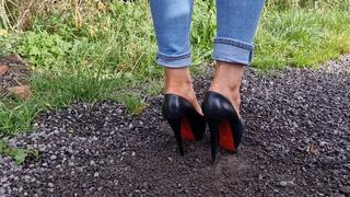 Grinding Platforms into the Gravel