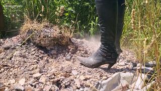 Boots Trash and Cleaning Instructions for Boot Slave