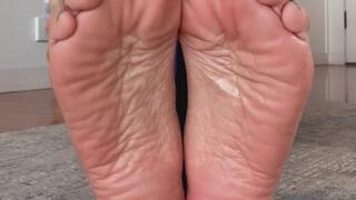 Sweaty socks and soles quickie