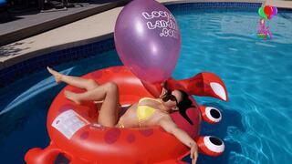 Roxy 24 inch Print B2P in the Pool HD-(1920x1080)