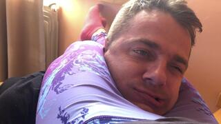 headscissors on the steps