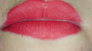 La gorda mostrando el labios en primer plano