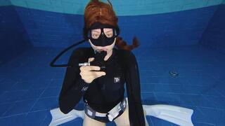 Apnea 070 - Ariel selfie with SCUBA