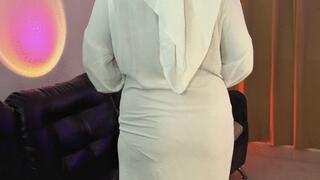 WEDGIE ARABE GIRL WITH HIJAB ATOMIC WEDGIE