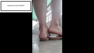 Caribean_feet11 itchy feet while cleaning