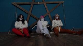 5162 3 Models in Straitjackets