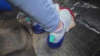 Chrissy air max in car