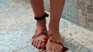 BBQ Sauce Foot Fetish – Messy Crush & Dirty Foot Washing