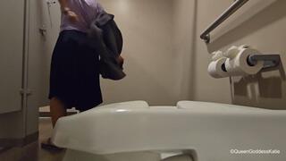 Labor day treat toilet time with QueenGoddessKatie