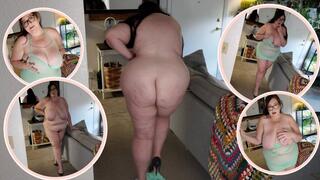 Curvy Big Tit BBW Milf Catwalk and Strip