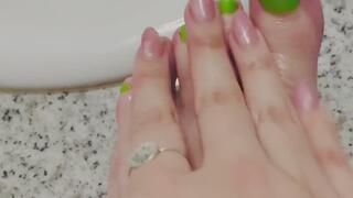 Post shower legs & feet oiling