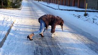 Casadei on ice, casadei high heels on ice, high Heels on very icy road, slippery walk in high heels, high heels on ice