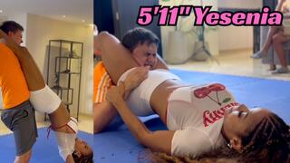 5'11" Yesenia's Long Legs Subdue David by Squeezing him tight with her rock hard thighs