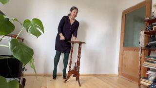 girl at the registration board suffering from pain m4