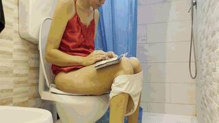 Bonnie in the toilet-3 MOV