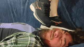 #117 - Sneaker delicious facestanding!