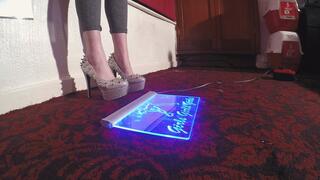 Sophie Stomping A Led Picture CLOSE UP (4K)