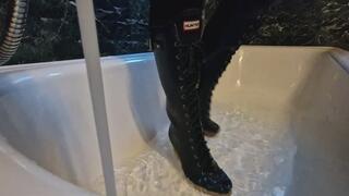 Leathanas Bath In Hunter Lapins