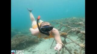 Snorkel Slut: Tight Bikini, Dive Mask & Underwater Fin Tease - MP4