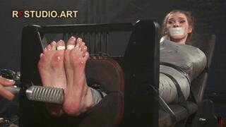 Meloxy - Mummified and Tickled on Her Sexy Feet (UHD 4K MP4)