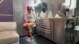 Luna Darling, Pantyhose Clad Captive, Pt 2 -avi