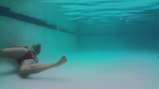 BLOWING BUBBLES underwater in snorkeling mask with some breathholds and swimming during light rain today