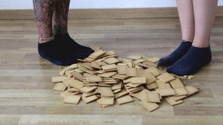 Sina & Sabrina - Biscuit Pile Crush [Close up]