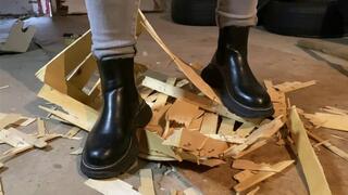 Jeanette destroys boxes SD