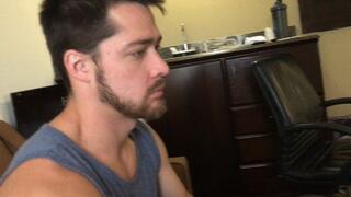 Hunter BURPS On Tiny Loser- MP4