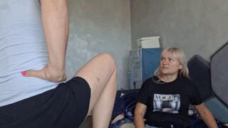 FEMALE BAREFOOT FACE KICKING 4