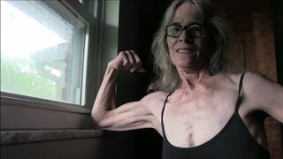 Lilly, her granny biceps, her sexy granny back