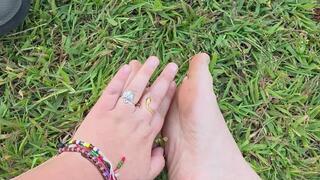Reina Lokita's grassy toes