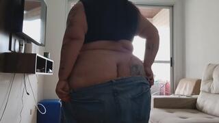 Bbw se exibindo na sala