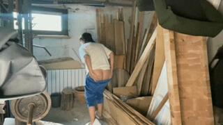 Brownie in the basement, EXTREME situation, real farts - WMV