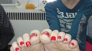 You can't help it. When you see my feet, you want to grab it and stroke that cock.