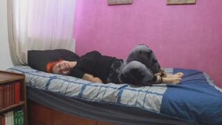 Isabella es atrapada por su novio