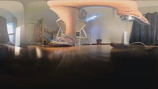 VR360 YUANYUAN BAREFOOT POV Trampling 1