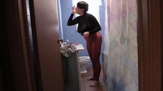 Escaped Couple Gets The Drop On Milf Designer wmv