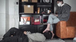 Jiajia Goddess stomps on high heels, deep throat, licks feet and sucks toes!