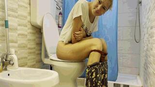 Bonnie in the toilet-4 AVI