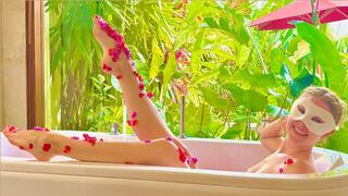 Artful Shooting of Golden Beauty in Rosewater - Keyla & Lucas