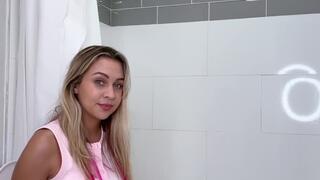 Hot Girls Can Pee Whenever