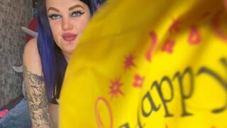 valeri in latex body b2p big yellow balloon