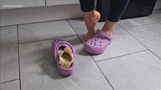 Tortilla Croc Insoles While Working in the Kitchen - Inshoe Crush