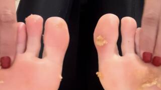 Laura’s Dirty Nike & Barefoot Food Crush